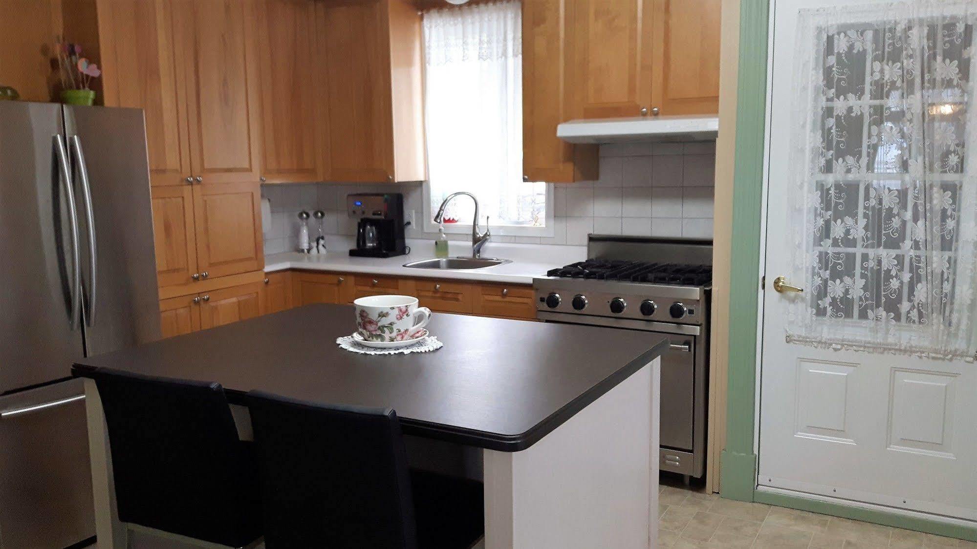 Auberge Gite Maison Des Lilas La Malbaie Kültér fotó