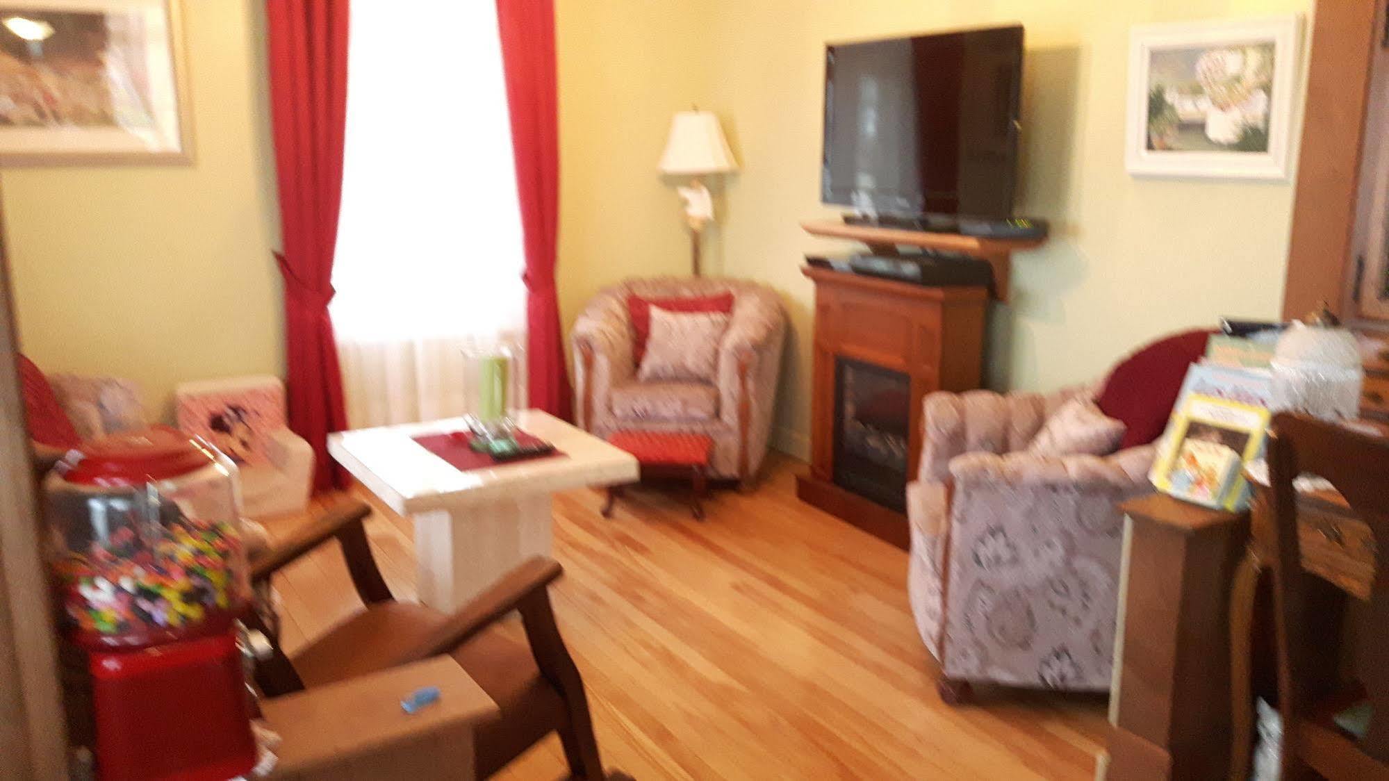 Auberge Gite Maison Des Lilas La Malbaie Kültér fotó